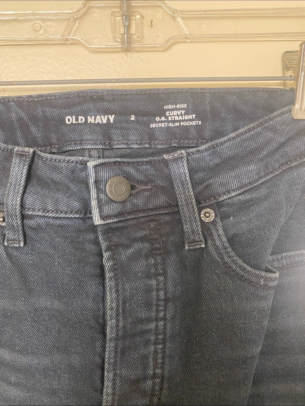 Old Navy Black High-Rise Curvy O.G. Straight Jeans - Picture 2 of 3